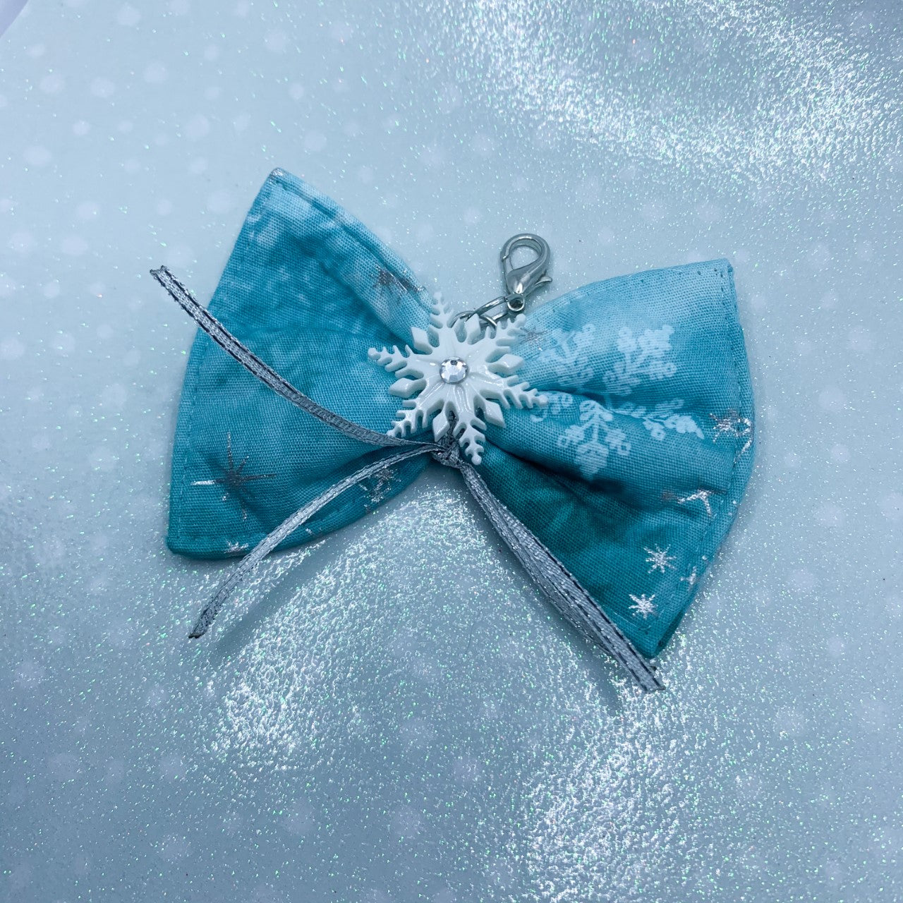 Snow days bow planner charm