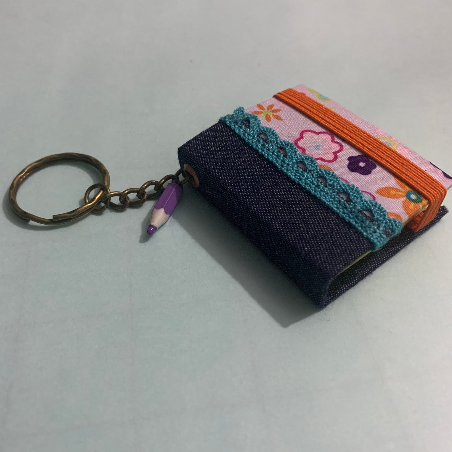 Cute Sticky Notes Keychain 2 - Choose your colours!