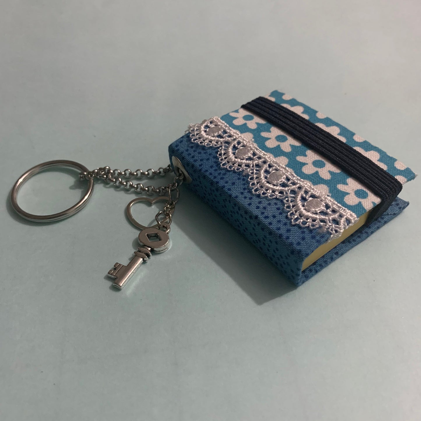 Cute Sticky Notes Keychain 2 - Choose your colours!