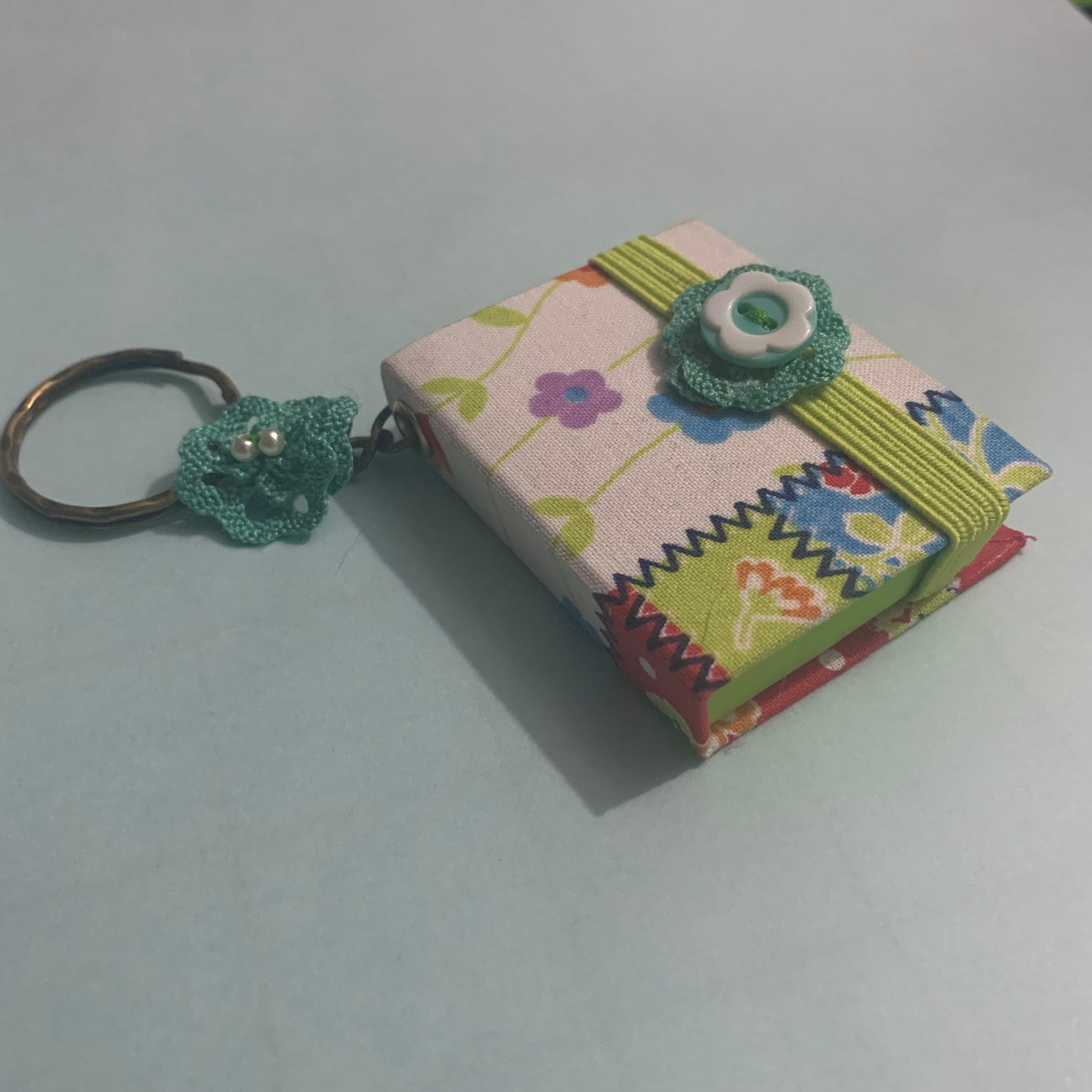 Cute Sticky Notes Keychain 2 - Choose your colours!