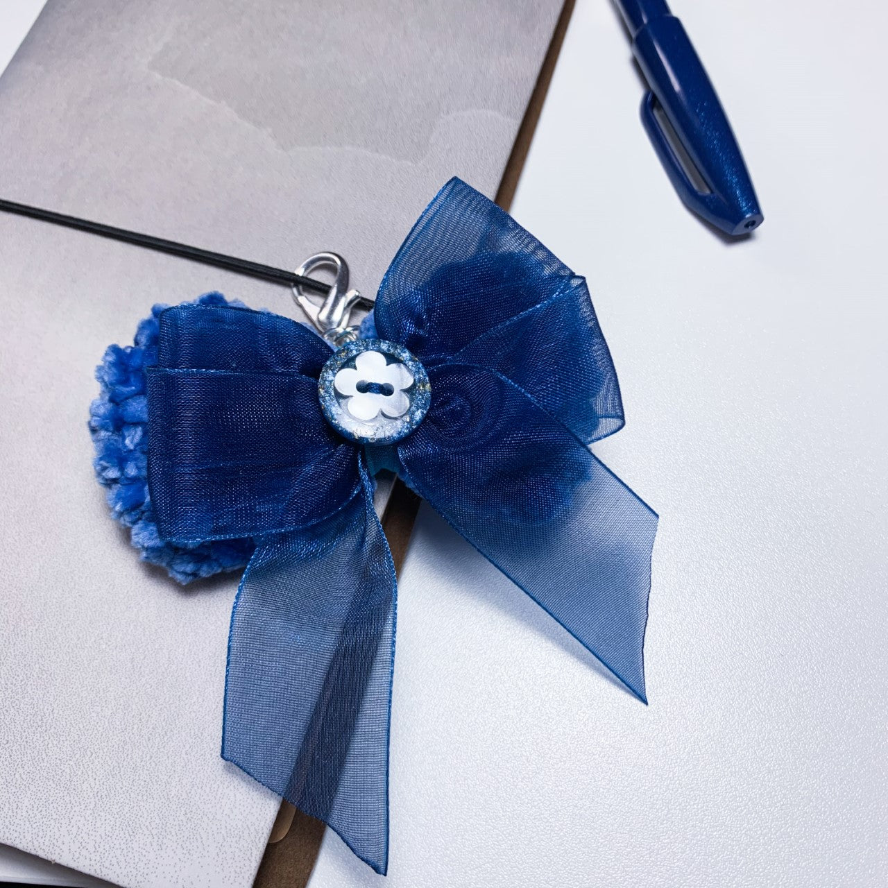 Blue bow planner charm w/ flower
