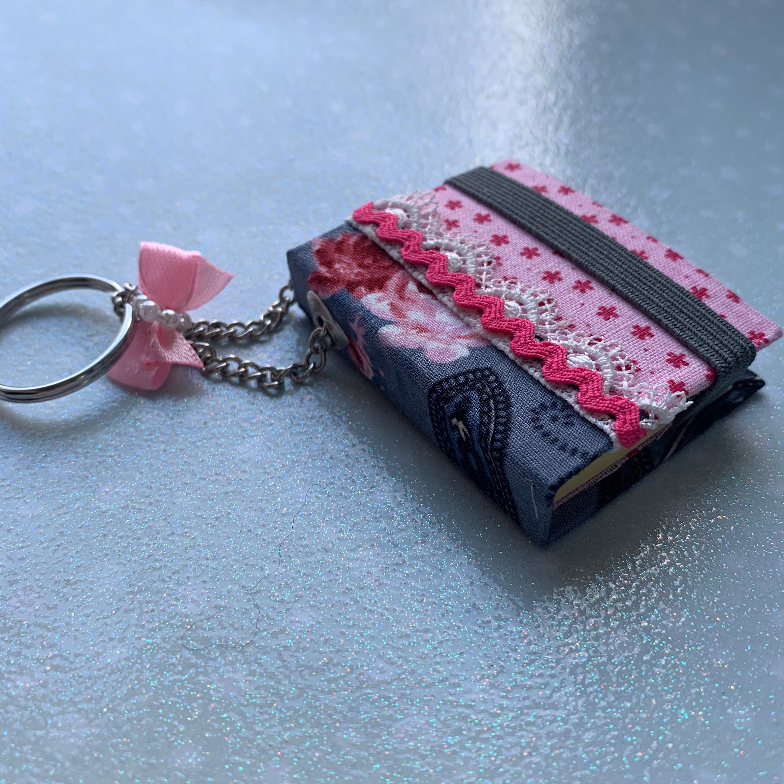 Cute Sticky Notes Keychain - Choose your colours! – BrithzyCrafts