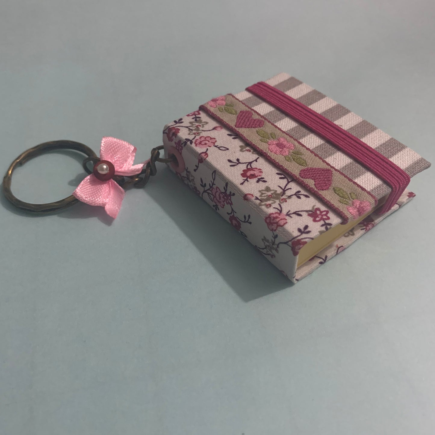 Cute Sticky Notes Keychain 2 - Choose your colours!
