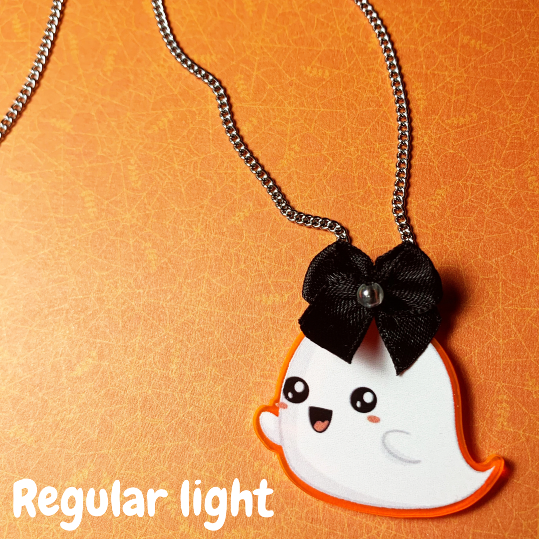 Boo! Ghost necklace - UV light color changing