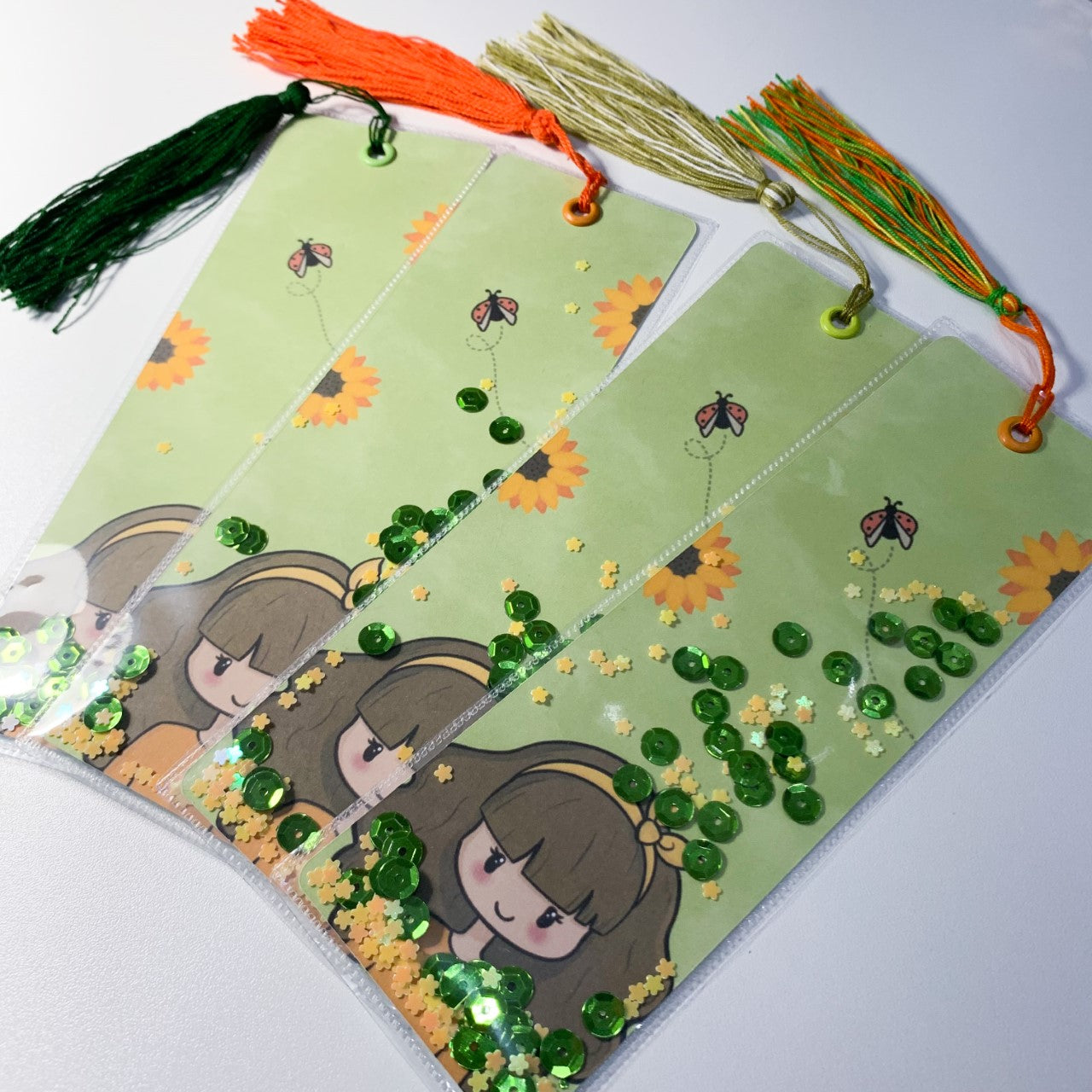 Sunflower Fields shaker bookmark - with sequins and tassel